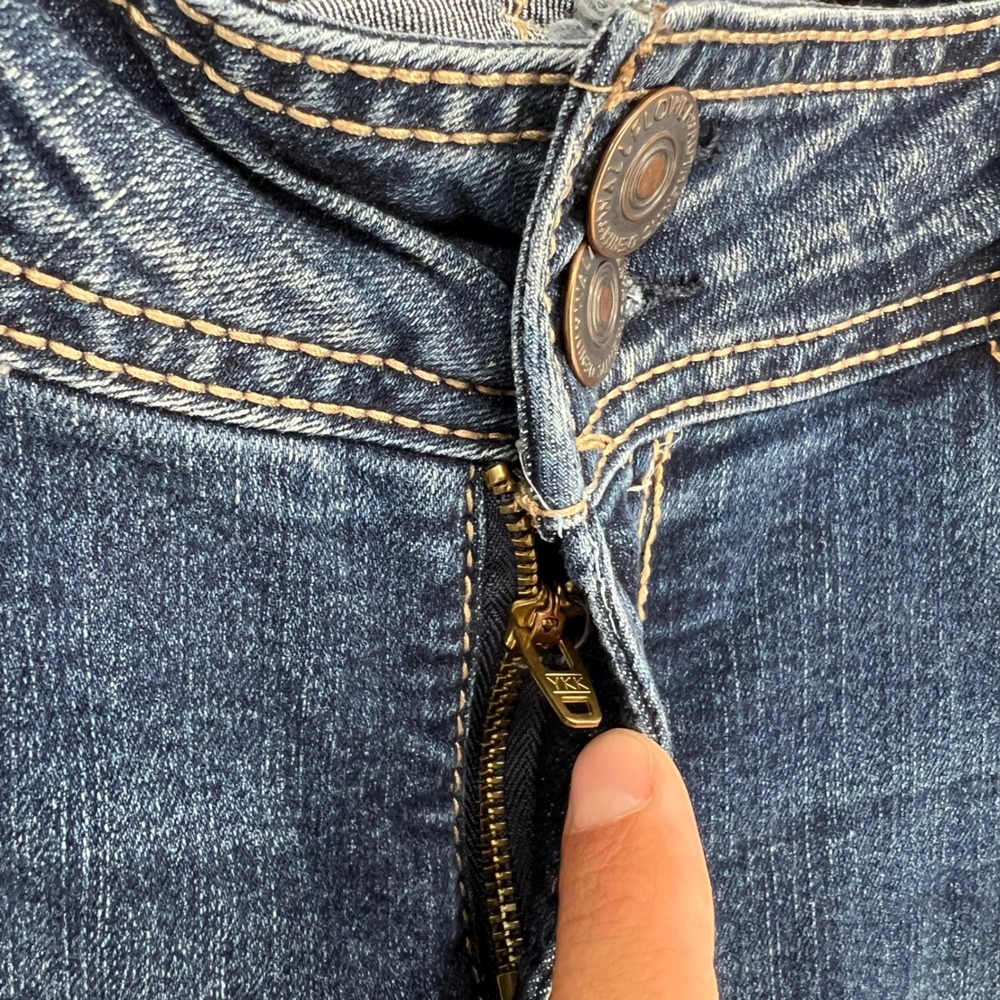 WallFlower Luscious Curvy Bootcut Jeans 9 Long Stretch Embroidered Pockets 30x31 - Picture 7 of 12
